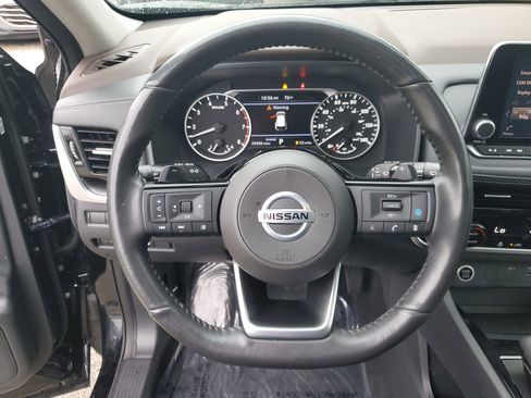 Certified 2021 Nissan Rogue SV w/ Premium Package image 18