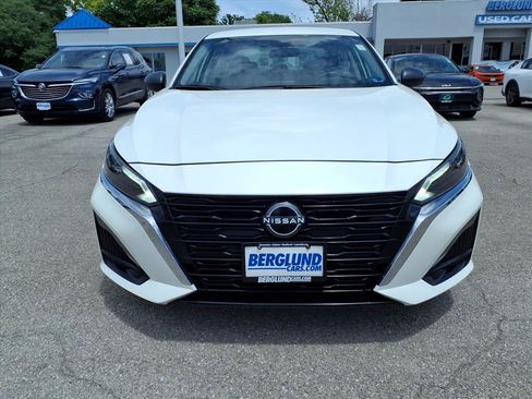 Used 2025 Nissan Altima 2.5 SV FWD image 9
