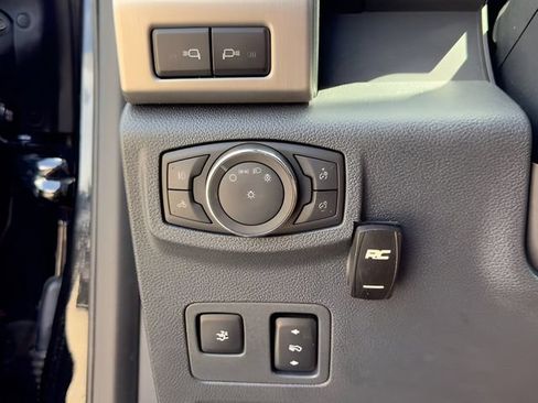 Used 2022 Ford F350 Platinum w/ Tremor Off-Road Package AWD/4WD image 30