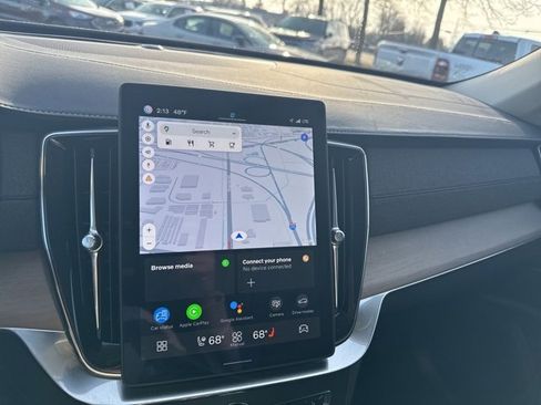 Used 2025 Volvo XC90 B6 Plus image 10