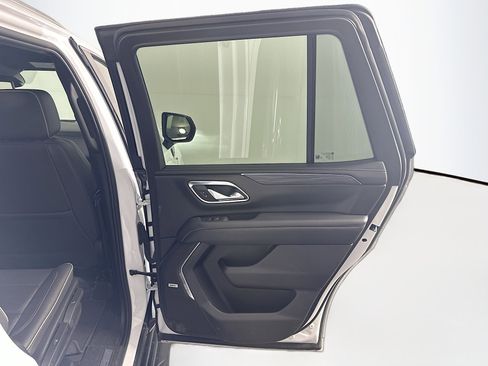 Used 2024 GMC Yukon SLT image 33