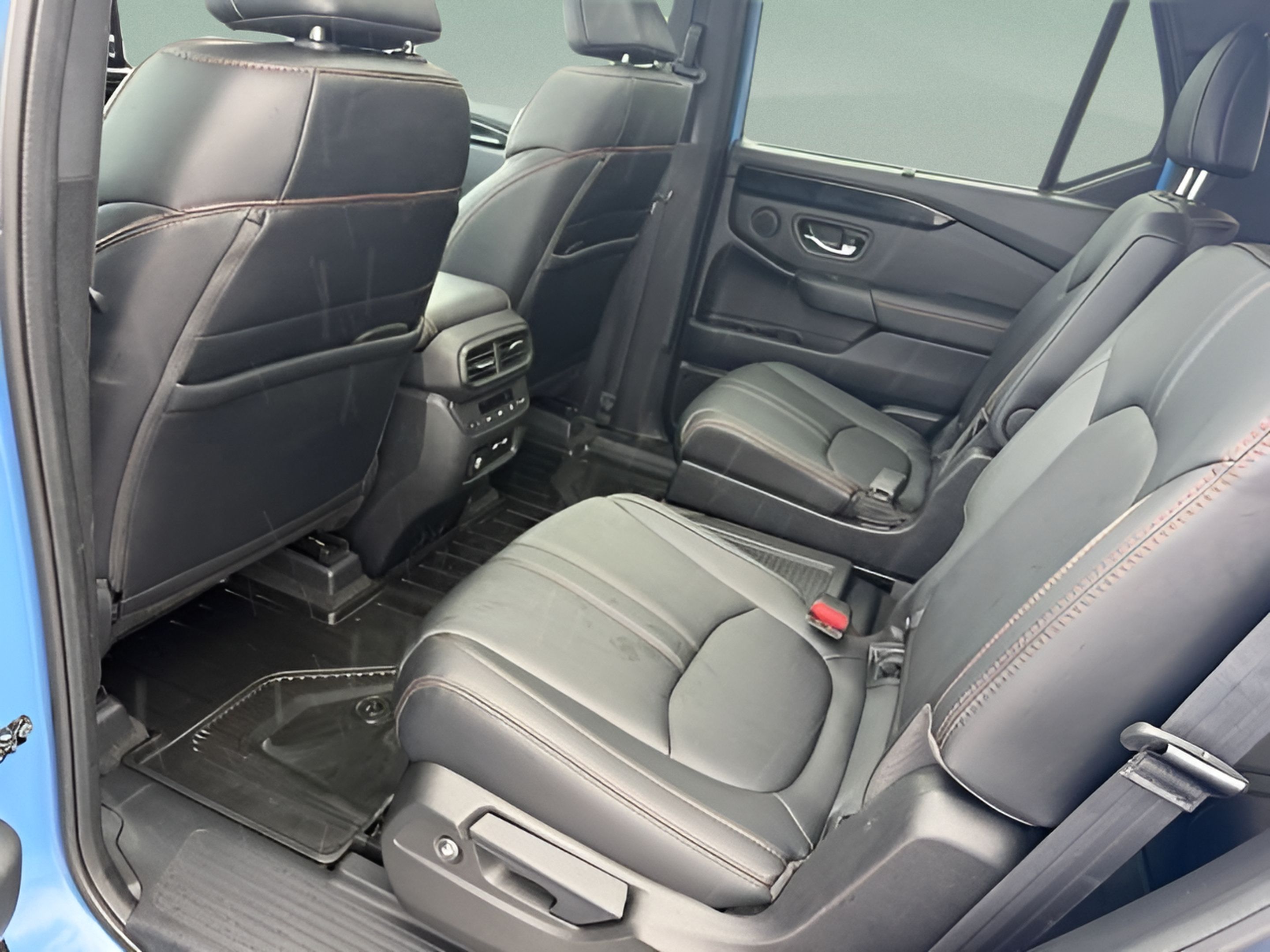 Certified 2023 Honda Pilot TrailSport image 24