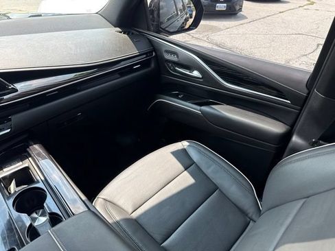 Used 2021 Cadillac Escalade Sport w/ Driver Assist Tech Package AWD/4WD image 24