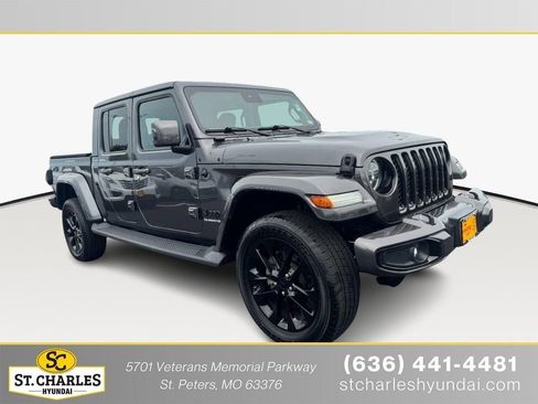 Used 2021 Jeep Gladiator Overland AWD/4WD image 1