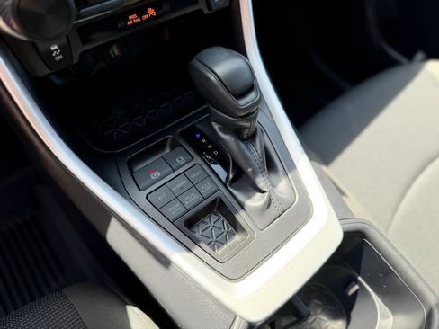 Used 2025 Toyota RAV4 LE AWD/4WD image 33