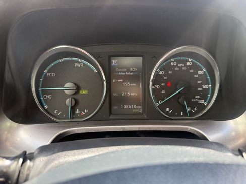 Used 2018 Toyota RAV4 SE AWD/4WD image 13