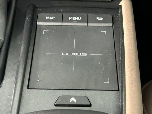 Used 2022 Lexus ES 300h w/ Luxury Package FWD image 23