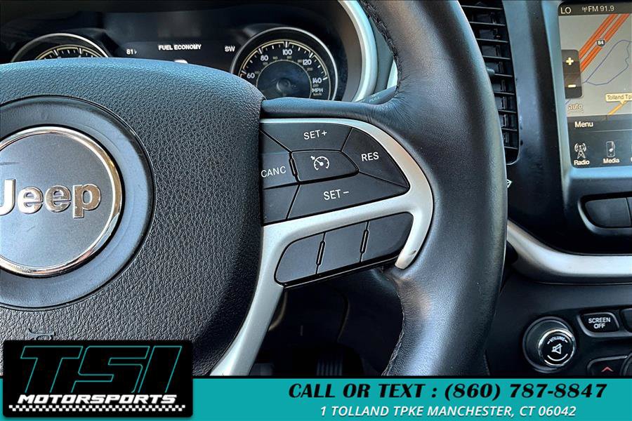 Used 2017 Jeep Cherokee Overland AWD/4WD image 19