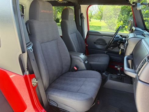 Used 2005 Jeep Wrangler Unlimited AWD/4WD image 15