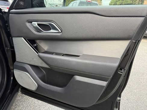 Used 2022 Land Rover Range Rover Velar R-Dynamic S image 27