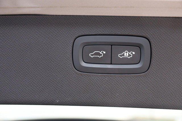 Used 2023 Volvo XC90 B6 Ultimate w/ Protection Package Premier AWD/4WD image 8
