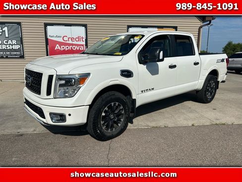 Used 2017 Nissan Titan PRO-4X w/ Pro-4x Convenience Package AWD/4WD image 1