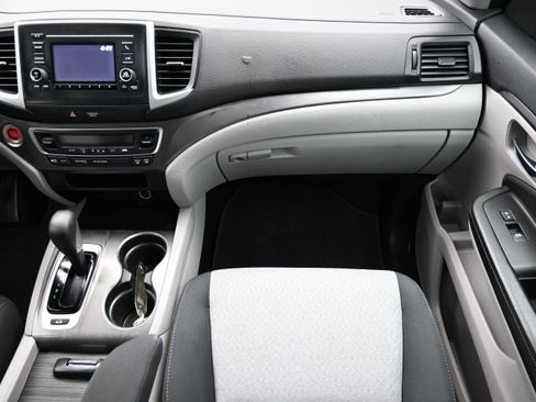 Used 2017 Honda Ridgeline RTS image 34