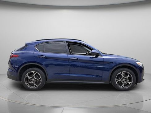 Used 2018 Alfa Romeo Stelvio Sport w/ Quick Order Package 22J Sport AWD/4WD image 4
