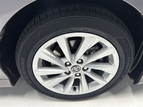 Used 2021 Toyota Camry LE image 19
