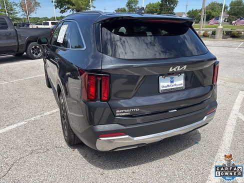 Used 2024 Kia Sorento S FWD image 21