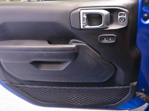 Used 2024 Jeep Wrangler Unlimited AWD/4WD image 6