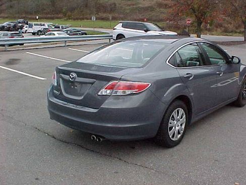 Used 2010 MAZDA MAZDA6 i Sport FWD image 9