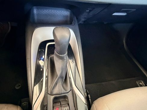 Used 2020 Toyota Corolla LE FWD image 14