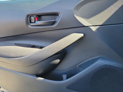 Used 2025 Toyota Corolla LE image 18