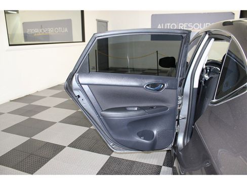 Used 2018 Nissan Sentra S w/ S Midnight Style Package image 13