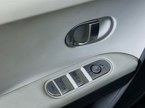 Used 2024 Hyundai Ioniq 5 SE image 15