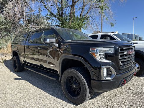 Used 2020 GMC Sierra 1500 AT4 w/ AT4 Premium Package AWD/4WD image 2