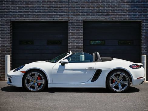Used 2025 Porsche 718 Boxster S RWD image 2