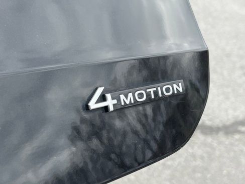 Used 2022 Volkswagen Taos SEL w/ Panoramic Sunroof Package image 16