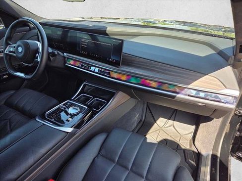 Used 2025 BMW i7 xDrive60 AWD/4WD image 30
