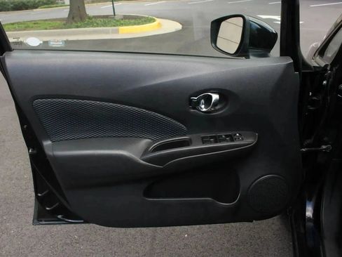 Used 2016 Nissan Versa Note SV FWD image 13