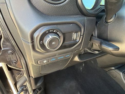 Used 2025 Jeep Wrangler Unlimited Rubicon 4xe w/ Convenience Group AWD/4WD image 25