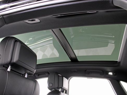 Certified 2026 Porsche Macan image 19