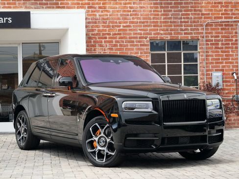 Used 2023 Rolls-Royce Cullinan Black Badge w/ Dark Exterior Package AWD/4WD image 19
