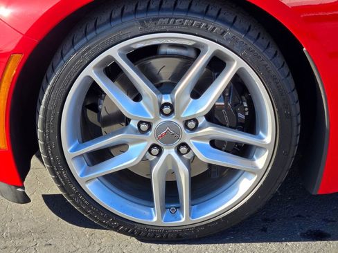 Used 2015 Chevrolet Corvette Stingray Coupe image 9