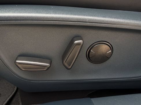 Used 2025 Ford Maverick Lobo AWD/4WD image 26