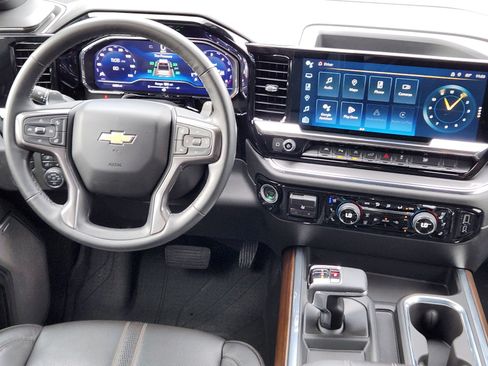 Used 2024 Chevrolet Silverado 1500 High Country w/ High Country Premium Package AWD/4WD image 10