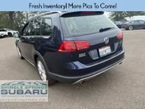Used 2017 Volkswagen Golf Alltrack AWD/4WD image 3
