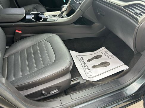 Used 2015 Ford Fusion SE w/ Equipment Group 202A image 12