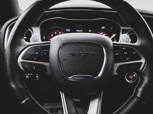 Used 2017 Dodge Charger SRT Hellcat image 15