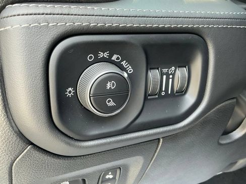 Used 2025 RAM 1500 Limited AWD/4WD image 25
