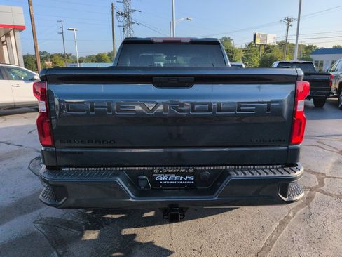 Used 2020 Chevrolet Silverado 1500 Custom w/ Custom Value Package AWD/4WD image 4