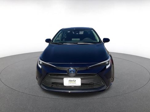 Used 2025 Toyota Corolla LE image 4