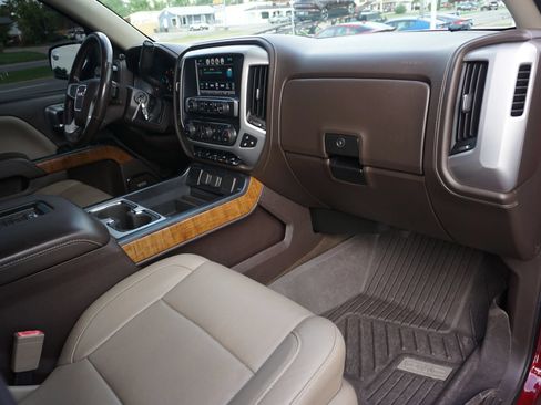 Used 2018 GMC Sierra 1500 SLT AWD/4WD image 16