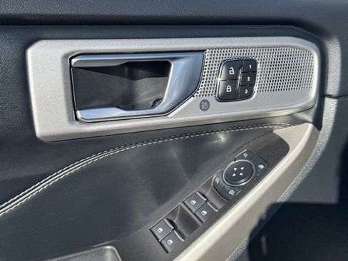 Used 2023 Ford Explorer Limited w/ Equipment Group 301A image 15