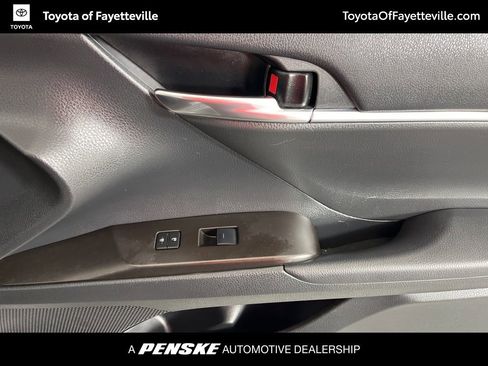 Used 2024 Toyota Camry SE image 16