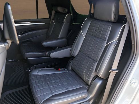 Used 2025 Cadillac Escalade Sport Platinum w/ LPO, ONYX Package image 24