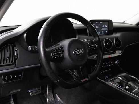 Used 2018 Kia Stinger GT image 4