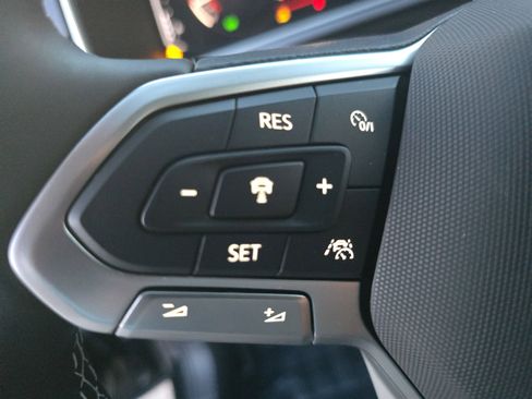 New 2025 Volkswagen Taos SEL image 16