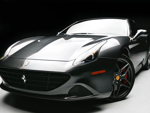 Used 2016 Ferrari California T image 30
